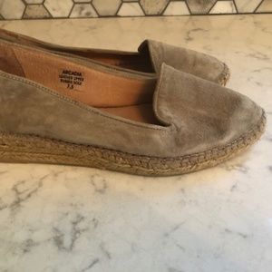 Gaimo Suede Flats - DESIGNER SHOES FROM SPAIN